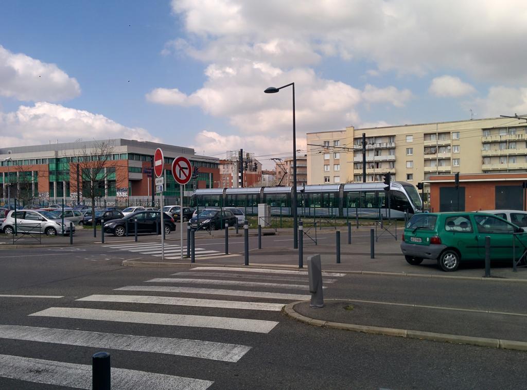 Studio Premium Zenith Arenes Purpan Toulouse Exterior foto